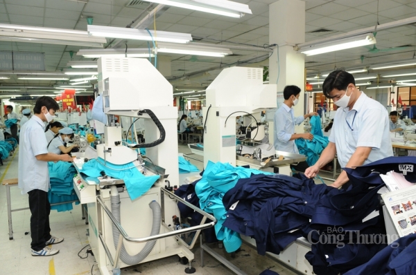 Xuất nhập khẩu hàng hóa năm 2022 có thể vượt 700 tỷ USD