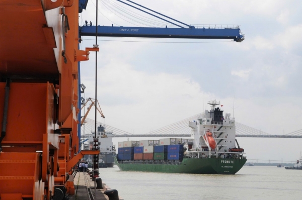 Kiểm soát thương mại chiến lược: Phản ứng chính sách kịp thời